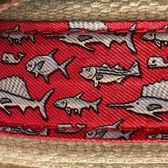 Vineyard Vines Shep & Ian 34 red fish print on silk cotton canvas brass buckle