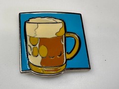 Drinking Glass Beer Mug Overflowing Beer Novelty Bar Gag Gift Belt Buckle