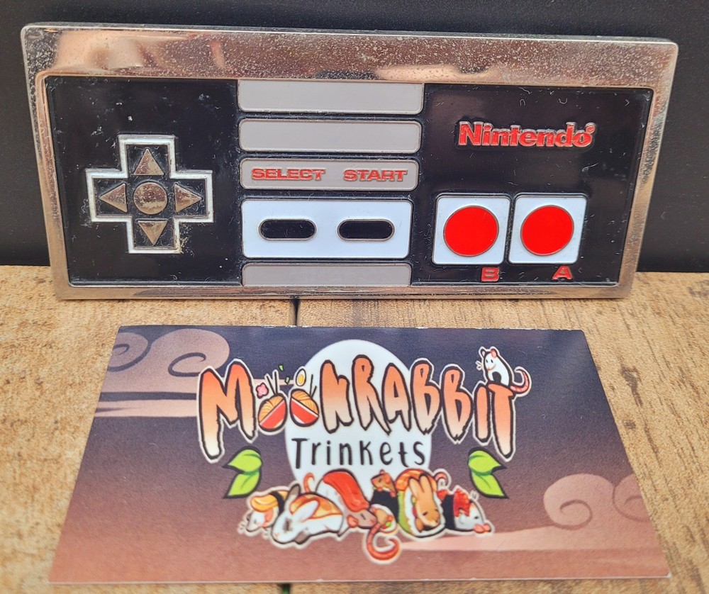 Official Classic Nintendo Brand NES Controller Metal Belt Buckle 2010