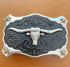 Cavender’s Bull Silver and Black Belt Buckle with Stars NWT Size 32
