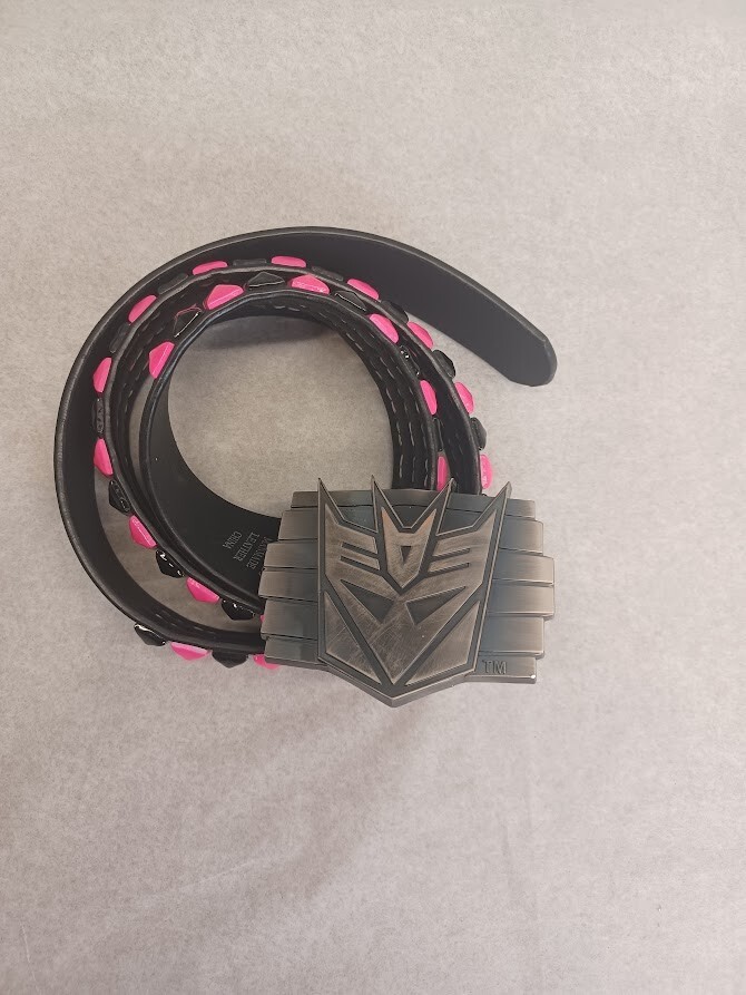 2007 TRANSFORMER BELT BUCKLE – HEAVY Hasbro with belt very nice 38in BELT