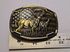 AMERICAN FLAG DEER HUNTING BUCK HUNTER Metal Belt Buckle (BRASS LOOKING)