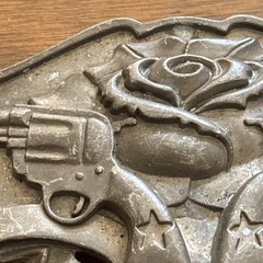 Famous Stars and Straps Guns And Rose Design Belt Buckle
