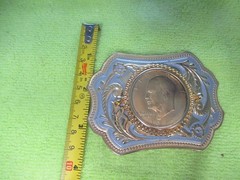 1974 GOLD TONE SILVER DOLLAR BELT BUCKLE – GOLD TONE ACCENT