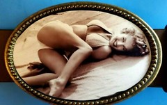 Marilyn Monroe – Very Sexy Pose Belt Buckle New!