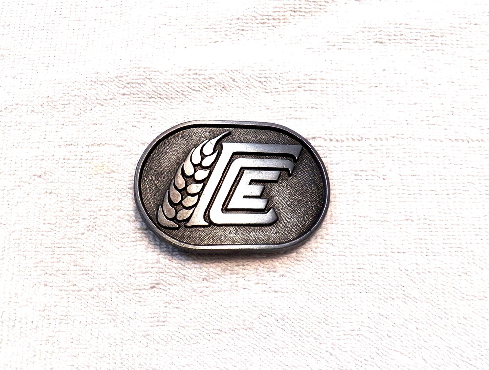 CLASSIC BELT BUCKLE FARMERS COOP EQUITY CO « SWAZEY » LMT ED #341 OF 700 BB18