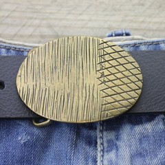 Industrial Style Oval Belt Buckle – Striking Texture for Leather Belts