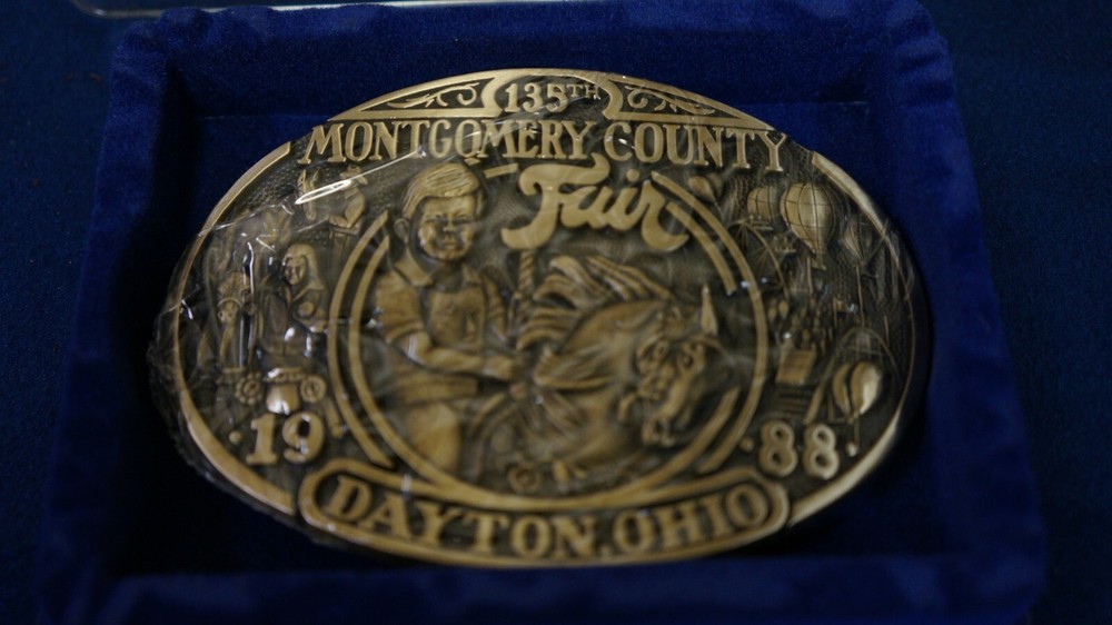 AWARD DESIGN MEDALS 135TH MONTGOMERY COUNTY FAIR 1988 DAYTON OHIO 3.75&Prime; BUCKLE