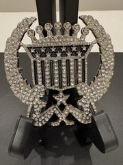 Silver Stars Casting Co. American Finest Rhinestone Eagle Shield /2004