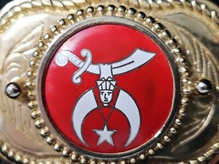SHRINER Vintage GoldTone Red/White Star Sword Belt Buckle