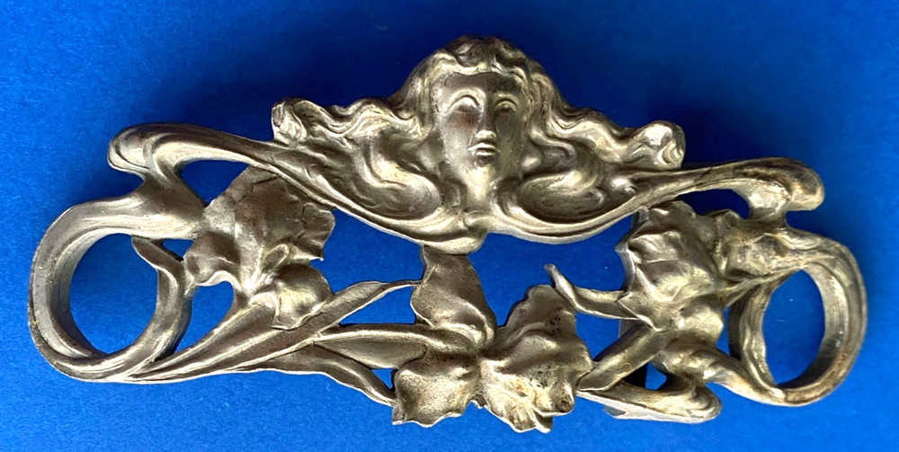 Vintage 1971 Pewter Art Deco Nouveau Face Peace Hippy Love Belt Buckle
