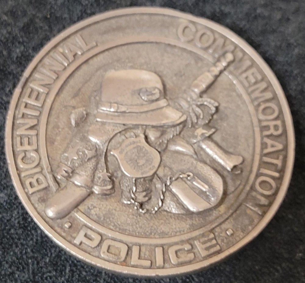 COLUMBUS DIVISION OF POLICE Belt Buckle 1976 W.M. Needles Bicentennial Police