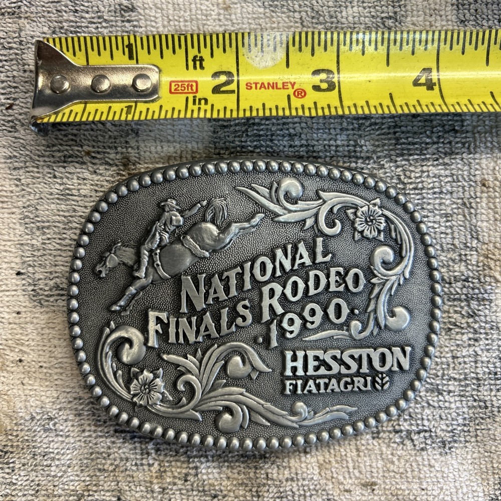 National Finals Rodeo NFR 1990 Hesston Belt Buckle Western Cowboy 2&Prime;x2.5&Prime; NEW
