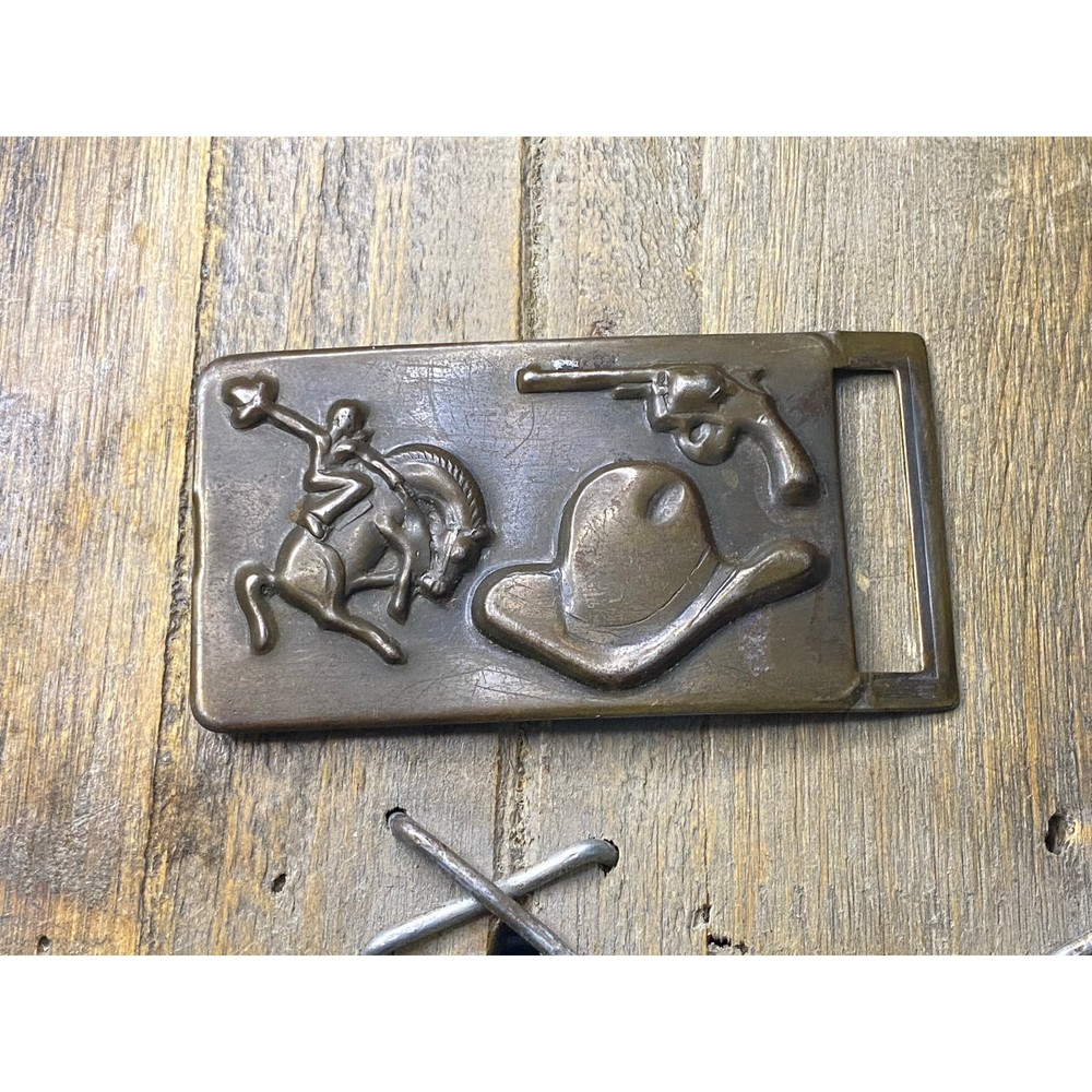 VINTAGE 3 1/2&Prime; WIDE WESTERN COWBOY HORSE HAT SIX SHOOTER METAL BELT BUCKLE