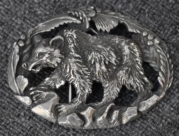 HANDSOME C 1995 SIGNED EJC GRIZZLY BEAR CUT OUT MOTIF PEWTER WESTERN BELT BUCKLE