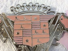 Cadillac Belt Buckle Pink guns design Brand New Chrome Deville Seville Auto Car