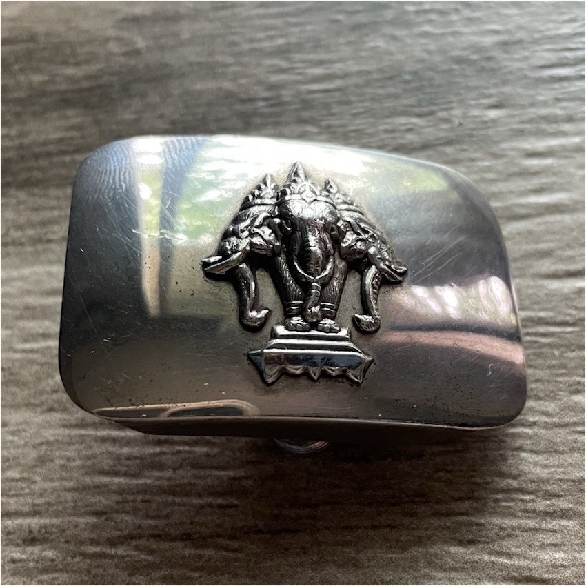 Alex & Co. sterling silver belt buckle featuring a three-headed elephant design