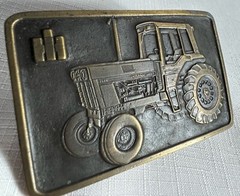 Vintage Metal Belt Buckle International Harvester Tractor (3 3/8&Prime; x 2 1/4&Prime;)