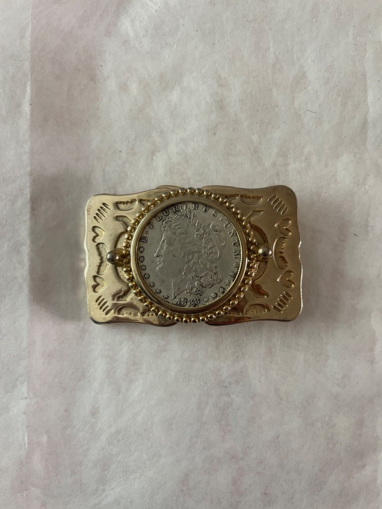 belt buckle