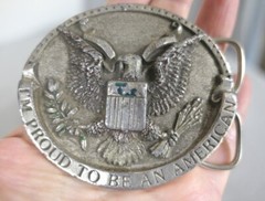 1981 Bergamot USA Great Seal « I&rsquo;m Proud To Be An American » Pewter Belt Buckle