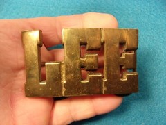 EXCELLENT OLDER VTG SOLID BRASS MEN&rsquo;S BELT BUCKLE FROM TAIWAN: NAME OF « LEE »