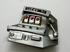 Jackpot Lucky Seven&rsquo;s Vegas Style Slot Machine Figural Gambling Belt Buckle