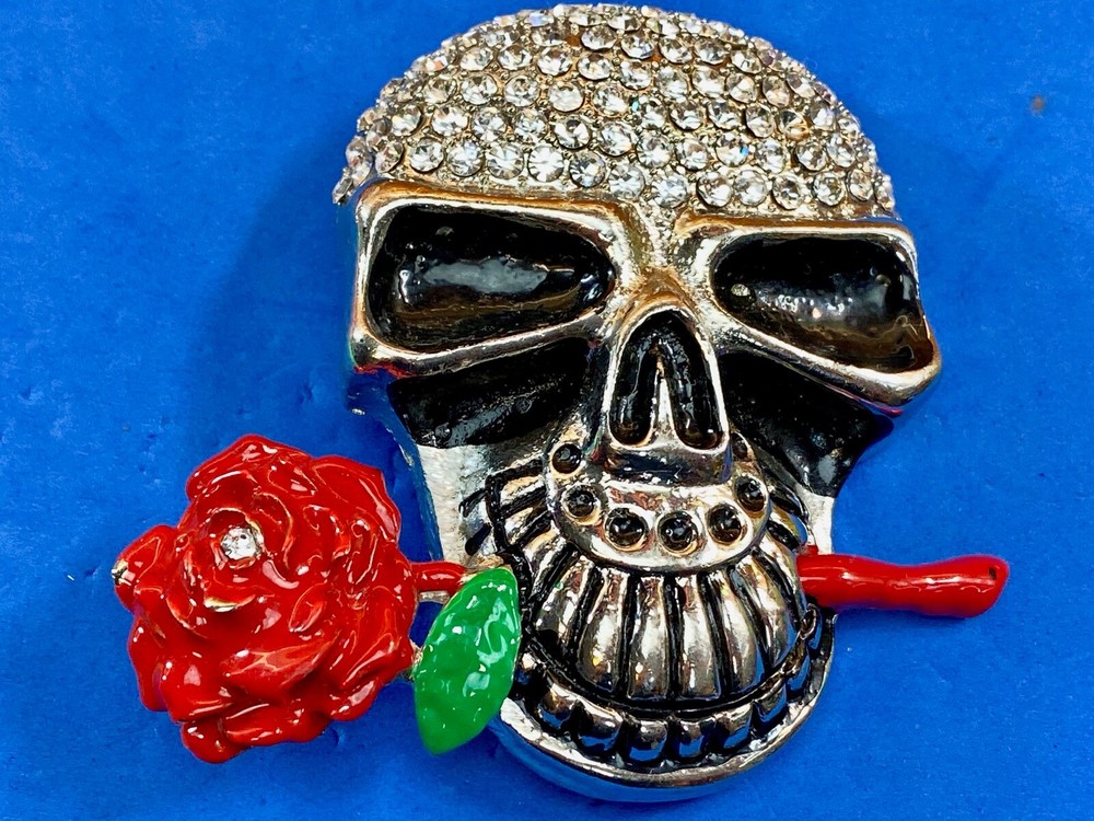 Multi Rhinestones Make Up Skull Holding Red Rose In Teeth! Belt Buckle