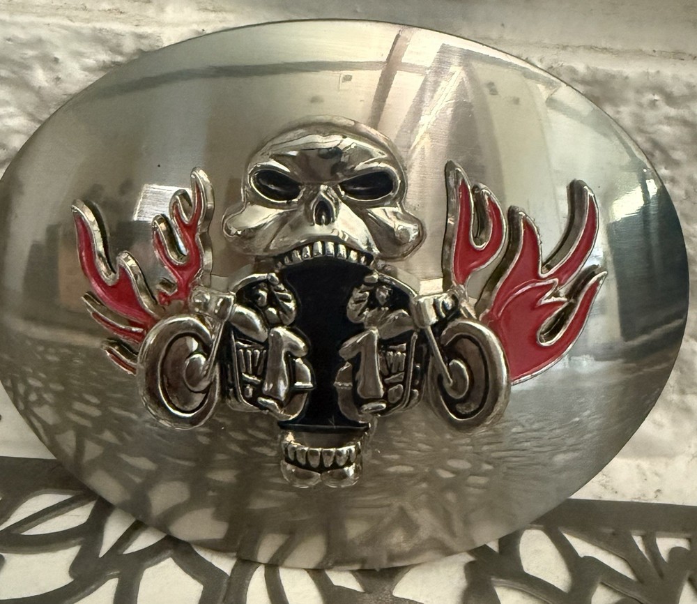 Men&rsquo;s Oval Glossy Metal Belt Buckle Skull Flames Motorcycle Western 1.5in