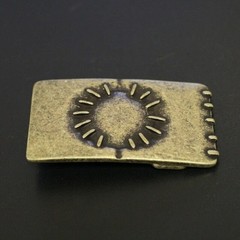 Sun Motif Belt Buckle with Stitch Texture Rectangular Old Brass Vintage Style
