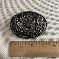 VTG Ornate Silver Pewter-toned Belt Buckle Raised Flower Filigree Scrollwork EUC