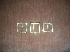 LOTS OF 3 REGULAR BUCKLE FOR 1 1/4 IN WIDE 3 GOLD BUCKLES DIFERENT DESINGS