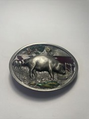 1987 BELT BUCKLE VINTAGE PIG IN PIGPEN C&J INC. MADE IN USA Farmers Farming Hog