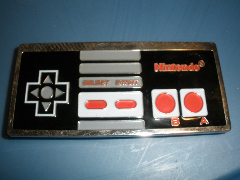 Metal Belt Buckle 2007 Nintendo Controller 2&Prime;x4.25&Prime; EUC