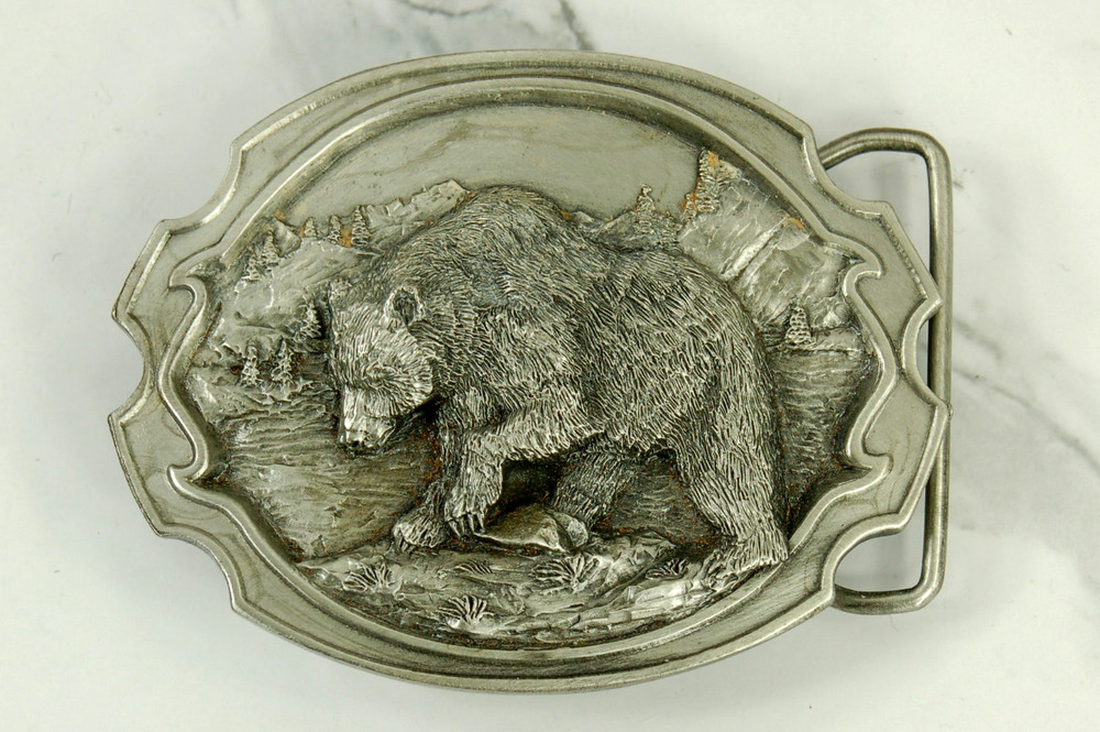 Grizzly Bear pewter belt buckle western vintage Siskiyou Buckle Co 1984