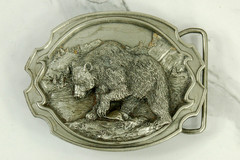 Grizzly Bear pewter belt buckle western vintage Siskiyou Buckle Co 1984
