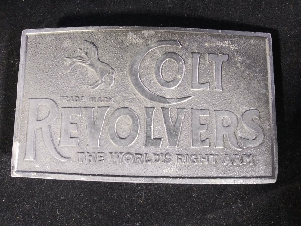 Vintage Collectible Pewter-Color « Colt Revolver » Lewis Belt Buckle