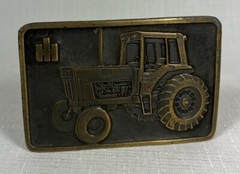 Vintage Metal Belt Buckle International Harvester Tractor (3 3/8&Prime; x 2 1/4&Prime;)
