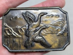 vintage 1970s belt buckle DUCKS duck hunting SOLID BRASS cowboy WESTERN