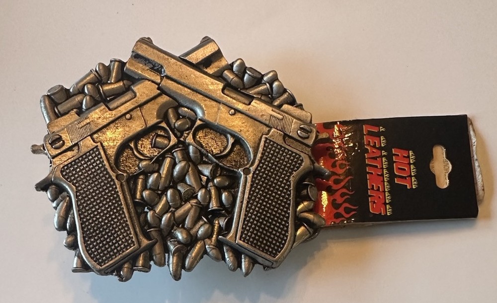 Hot Leatherw Crossed Gun Pistols with bullets Silver Tone Belt Buckle (23C)