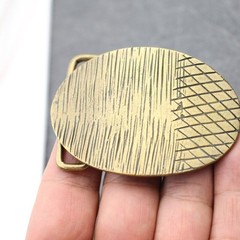 Industrial Style Oval Belt Buckle – Striking Texture for Leather Belts