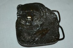 SOLID Brass 1978 Bergamot Bear in stream with fish BELT BUCKLE USA EUC