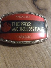 THE 1982 WORLDS FAIR – KNOXVILLE TENNESSEE BELT BUCKLE – red black gold