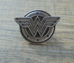 WONDER WOMAN W LOGO HAT PIN SOLID DARKER PEWTER COLOR FINISH-new