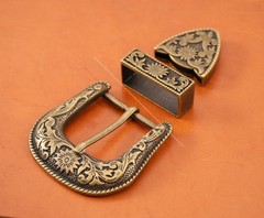 Western Belt Buckle Three Piece Set Antique Brass Floral Design Unisex 1 1/2&Prime;