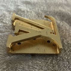 Louis Vuitton Belt Buckle LV Gold Tone 1.5&Prime; Unisex #M0568U Vintage