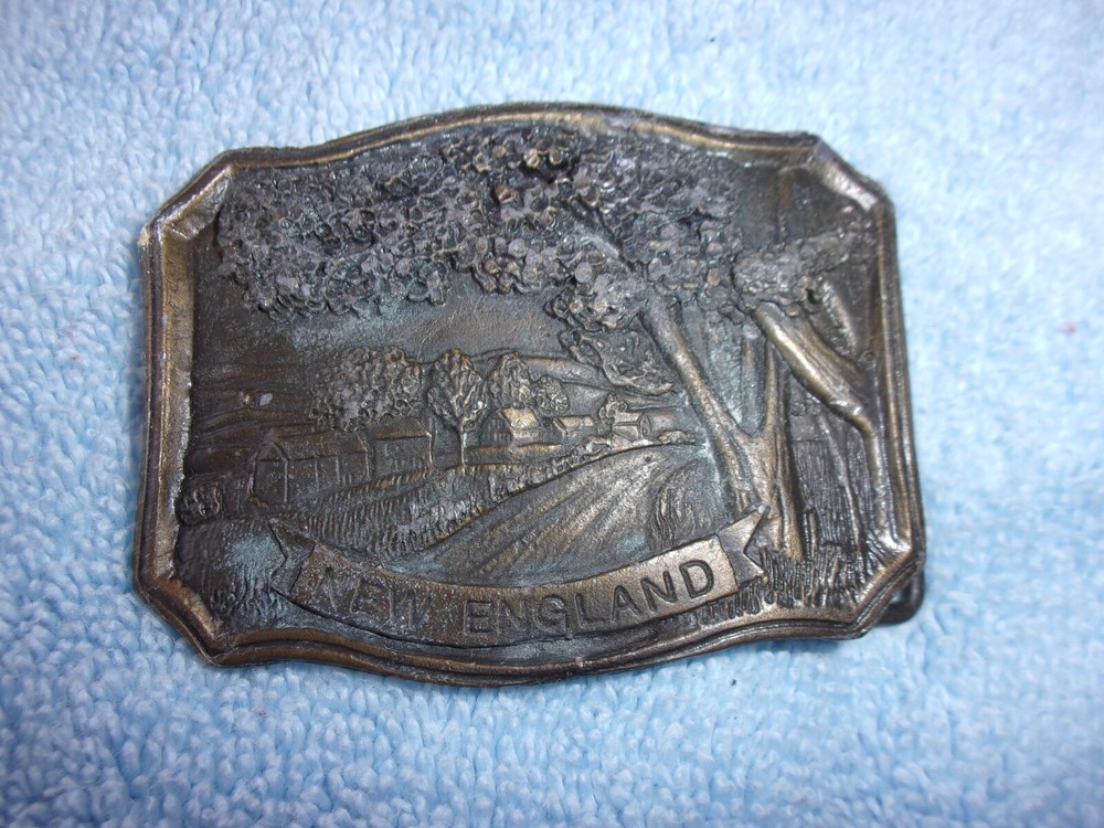Vintage NEW ENGLAND Country Road Scene trees Brass / bronze Belt Buckle Souvenir