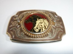 1980s HORSES BLACK & WHITE BELT BUCKLE MADE USA GOLD METAL RESIN VINTAGE