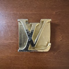 Louis Vuitton Gold Belt Buckle Unisex 2 X 2