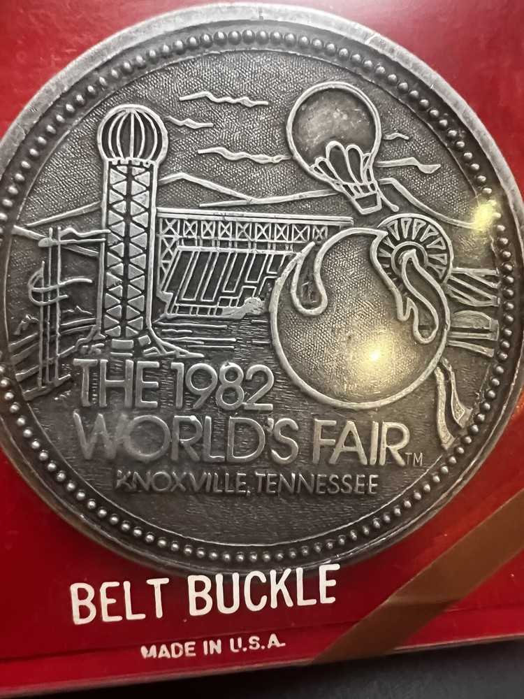 Vintage 1982 World&rsquo;s Fair Metal Buckle Knoxville Tennessee Round Belt Buckle