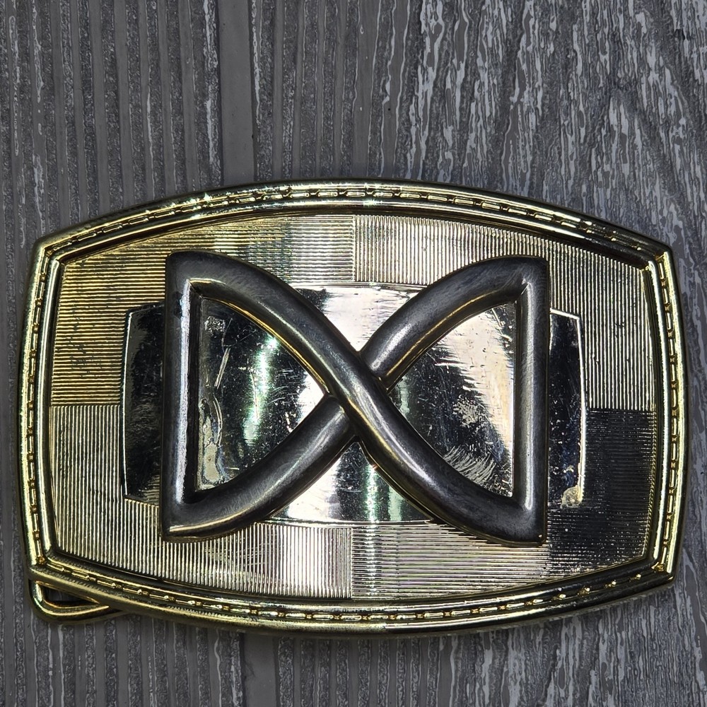 Belt Buckle Gold tone With Eternal Loop 3.5 X 2.25in Fits 1.5in Belt